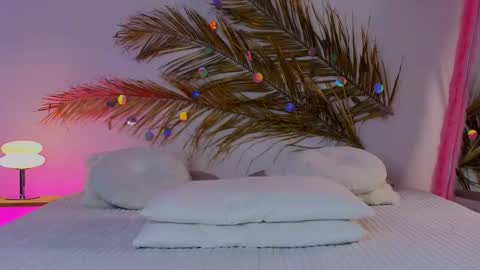 Holly online show from 03-08-25, 07:27