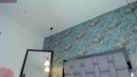 Hollywood online show from 12-15-24, 08:52