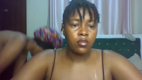 Snapshot of _honey_bloom chatting on 02-22-26, 08:02 _honey_bloom online show from 02-22-26, 08:02