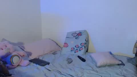 KEYLA Y SAMUEL online show from 04-12-26, 05:12