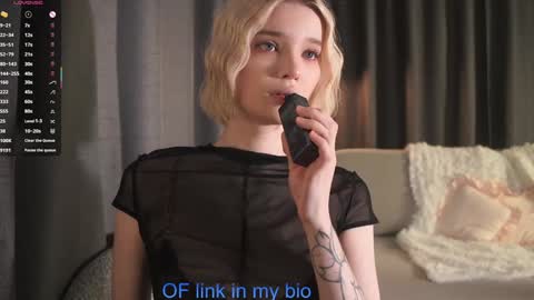 Ava 3 online show from 10-31-25, 12:06