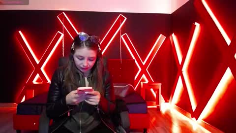 Isa online show from 11-16-25, 11:27