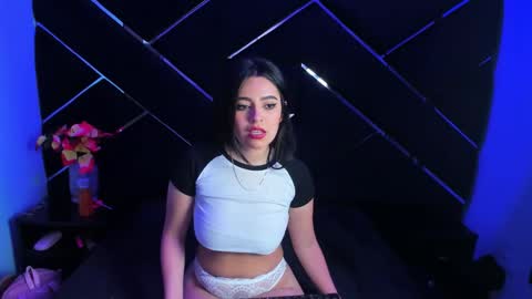 Isabella Moon online show from 11-25-25, 06:30