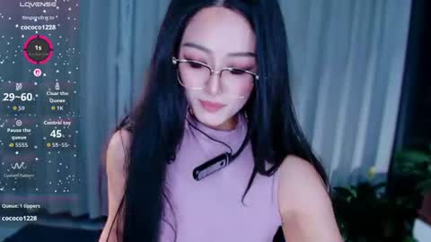 Snapshot of _iuiu_ chatting on 06-25-26, 02:21 UU online show from 06-25-26, 02:21