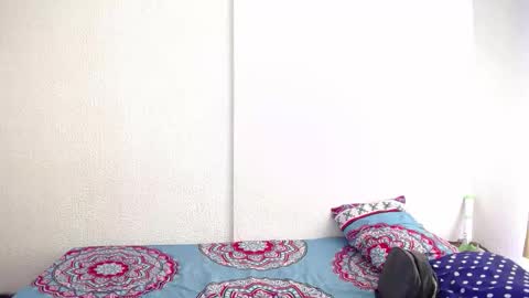 Snapshot of _joanne_and_oliver_ chatting on 11-13-25, 05:45 Joanne Oliver online show from 11-13-25, 05:45