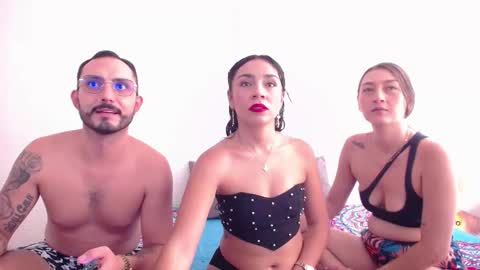 Snapshot of _joanne_and_oliver_ chatting on 11-18-25, 06:23 Joanne Oliver online show from 11-18-25, 06:23