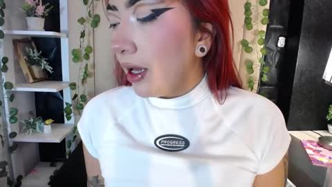 Mia online show from 02-25-25, 05:04