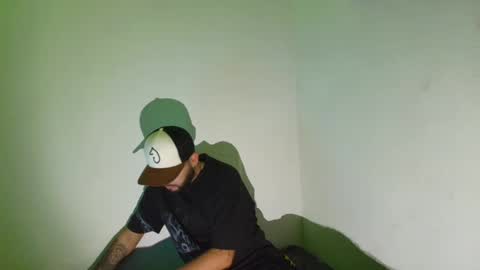 Snapshot of _juanse chatting on 02-19-25, 08:22 _juanse online show from 02-19-25, 08:22