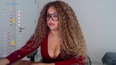 _just_a_queen_3 online show from 02-19-26, 05:53