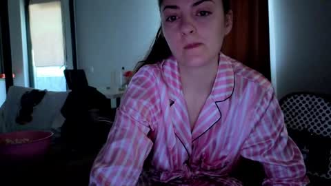 Snapshot of _just_a_simple_girl chatting on 04-27-26, 06:33 _just_a_simple_girl online show from 04-27-26, 06:33