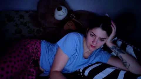 Snapshot of _just_a_simple_girl chatting on 05-12-26, 01:25 _just_a_simple_girl online show from 05-12-26, 01:25