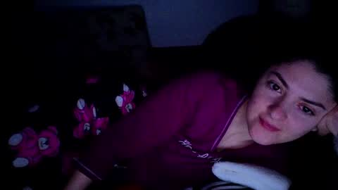 Snapshot of _just_a_simple_girl chatting on 05-19-26, 02:18 _just_a_simple_girl online show from 05-19-26, 02:18