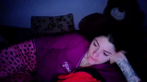 Snapshot of _just_a_simple_girl chatting on 06-01-26, 02:02 _just_a_simple_girl online show from 06-01-26, 02:02