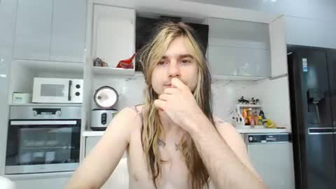 Snapshot of _just_funk_ chatting on 06-30-26, 12:44 My song - online show from 06-30-26, 12:44