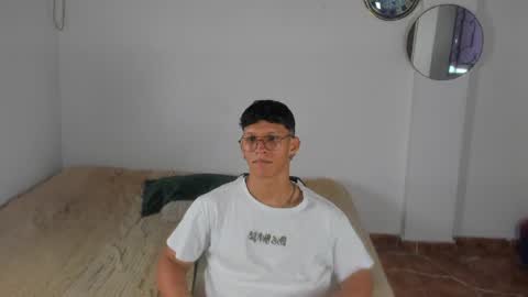 Snapshot of _justin_andrew1 chatting on 04-01-26, 07:33 justin online show from 04-01-26, 07:33