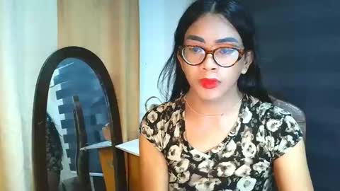 Snapshot of _karie_ chatting on 04-28-26, 08:41 _karie_ online show from 04-28-26, 08:41