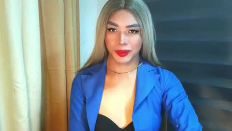 Snapshot of _karie_ chatting on 05-06-26, 02:08 _karie_ online show from 05-06-26, 02:08