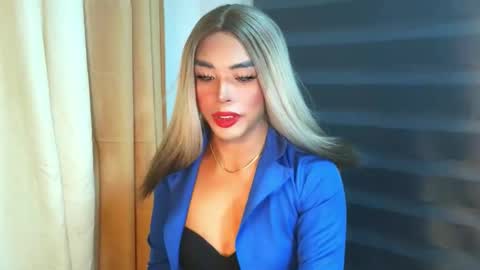 Snapshot of _karie_ chatting on 05-06-26, 05:40 _karie_ online show from 05-06-26, 05:40