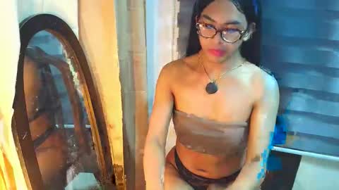 Snapshot of _karie_ chatting on 05-10-26, 03:28 _karie_ online show from 05-10-26, 03:28