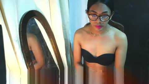 Snapshot of _karie_ chatting on 05-28-26, 03:04 _karie_ online show from 05-28-26, 03:04