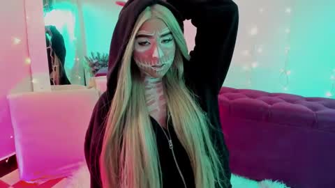 _karine01 online show from 10-19-25, 02:56