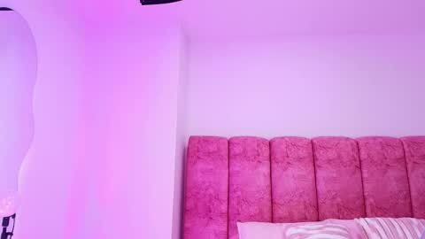 Kendall online show from 11-09-25, 12:03