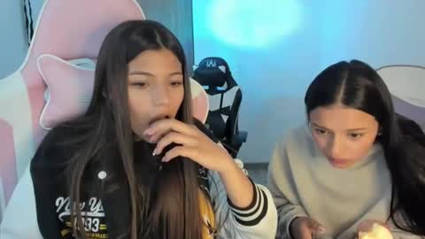 khloe sweet online show from 11-24-25, 08:08