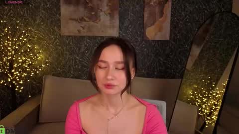 Kiki online show from 02-14-26, 01:35