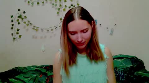 _kikiclark_ online show from 11-21-25, 10:14