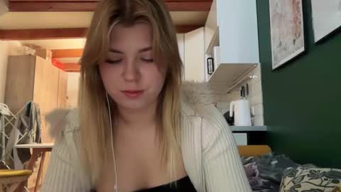 Molly   Emily online show from 03-26-26, 05:57