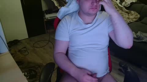 Snapshot of _kitsu_ chatting on 12-25-24, 01:30 _kitsu_ online show from 12-25-24, 01:30