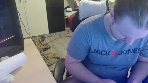 _kitsu_ online show from 12-14-25, 03:34