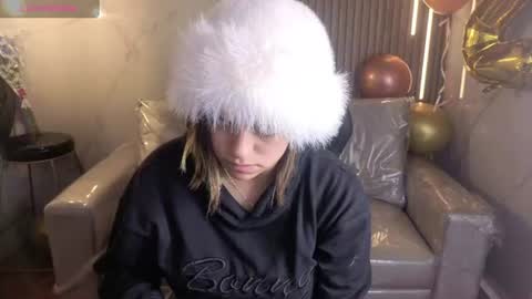 Snapshot of _kitten_1 chatting on 07-11-26, 04:15 _kitten_1 online show from 07-11-26, 04:15