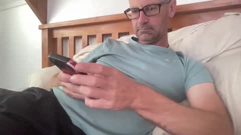 Kiwi online show from 03-23-26, 08:46