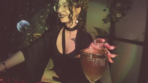 Snapshot of _lady_luna_ chatting on 01-17-25, 12:20 Lady Luna online show from 01-17-25, 12:20