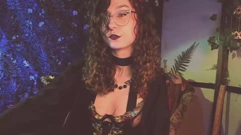 Snapshot of _lady_luna_ chatting on 02-11-25, 12:17 Lady Luna online show from 02-11-25, 12:17