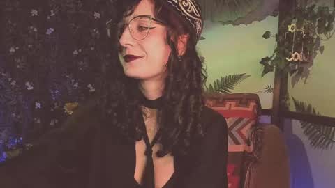 Snapshot of _lady_luna_ chatting on 02-26-25, 12:16 Lady Luna online show from 02-26-25, 12:16