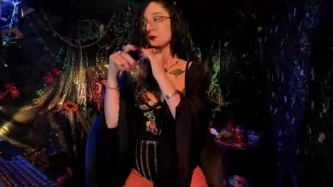 Snapshot of _lady_luna_ chatting on 11-13-25, 12:09 Lady Luna online show from 11-13-25, 12:09