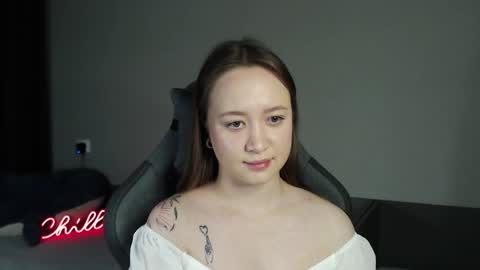 _lalune_ online show from 12-01-25, 04:06