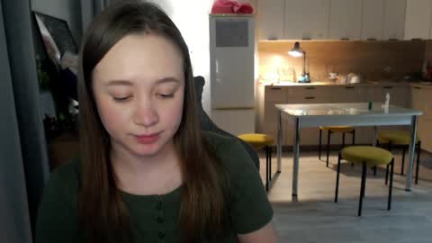Snapshot of _lalune_ chatting on 04-19-26, 06:10 _lalune_ online show from 04-19-26, 06:10