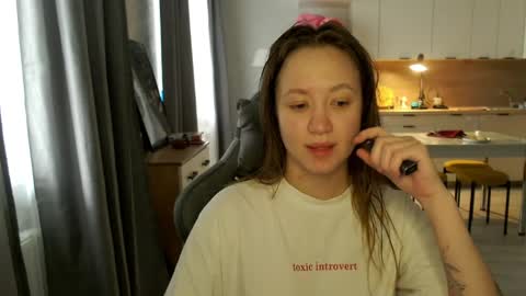 Snapshot of _lalune_ chatting on 04-23-26, 10:25 _lalune_ online show from 04-23-26, 10:25