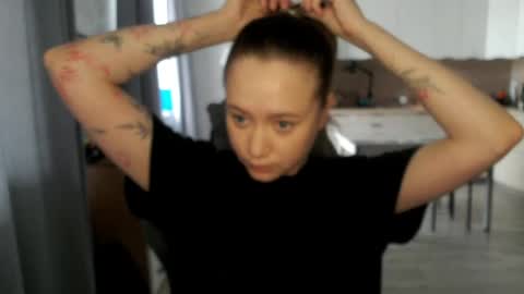 Snapshot of _lalune_ chatting on 04-25-26, 08:28 _lalune_ online show from 04-25-26, 08:28