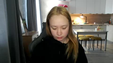 Snapshot of _lalune_ chatting on 05-03-26, 04:07 _lalune_ online show from 05-03-26, 04:07