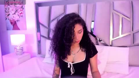 Lanna  online show from 01-30-25, 11:22