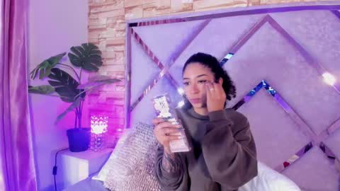 Lanna  online show from 09-29-25, 01:00