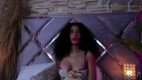 Lanna  online show from 05-25-26, 12:38