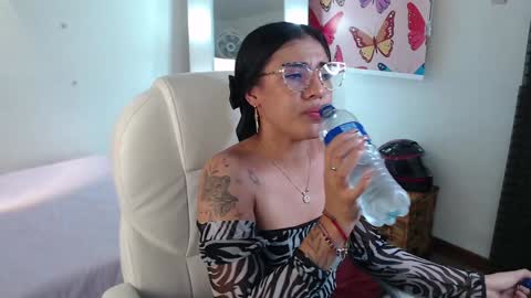 Snapshot of _lili_rose chatting on 01-19-25, 08:30 Lili online show from 01-19-25, 08:30