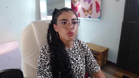 Snapshot of _lili_rose chatting on 01-20-25, 09:01 Lili online show from 01-20-25, 09:01