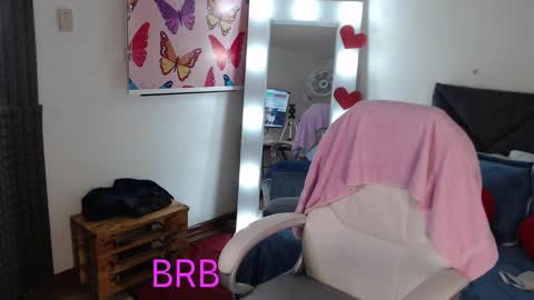 Snapshot of _lili_rose chatting on 02-27-25, 12:54 Lili online show from 02-27-25, 12:54