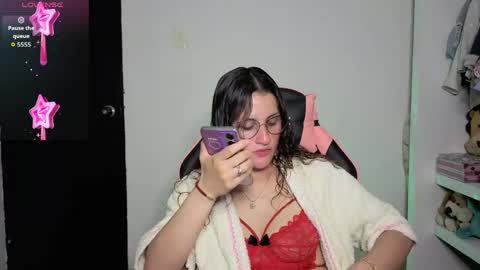 Snapshot of _lindasy_ chatting on 05-25-26, 09:32 Lindasy online show from 05-25-26, 09:32